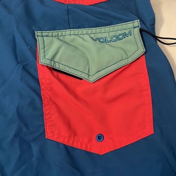 Volcom board shorts - Picture 6 of 6